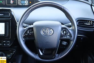 2020 Toyota Prius - Thumbnail