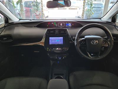 2019 Toyota Prius - Thumbnail