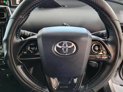 2019 Toyota Prius - Thumbnail