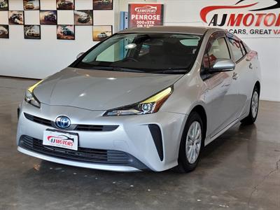 2019 Toyota Prius - Thumbnail