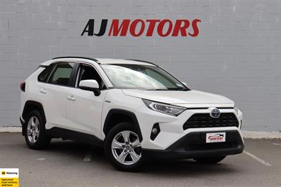 2020 Toyota RAV4 - Thumbnail