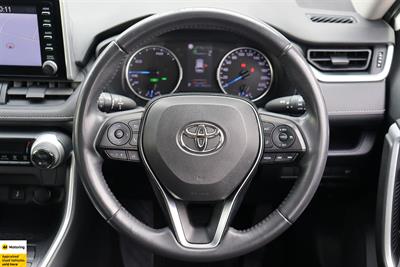 2020 Toyota RAV4 - Thumbnail