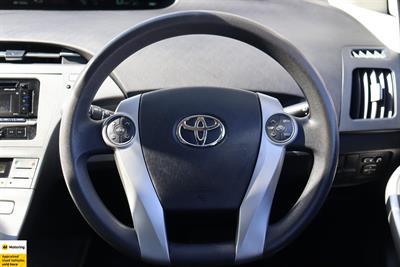 2013 Toyota Prius - Thumbnail