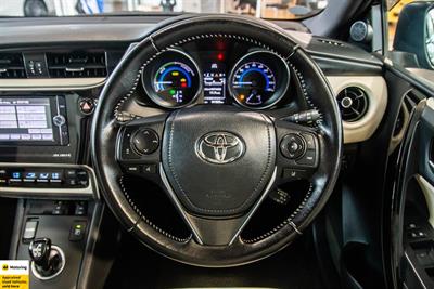 2016 Toyota Auris - Thumbnail