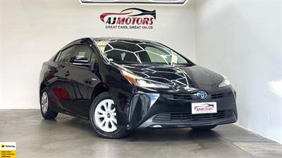 2019 Toyota Prius - Thumbnail