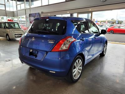 2015 Suzuki Swift - Thumbnail