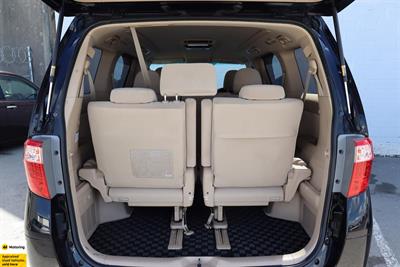 2011 Toyota Alphard - Thumbnail