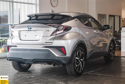 2017 Toyota C-HR - Thumbnail