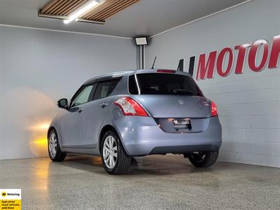 2013 Suzuki Swift - Thumbnail