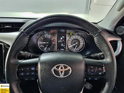 2022 Toyota Hilux - Thumbnail