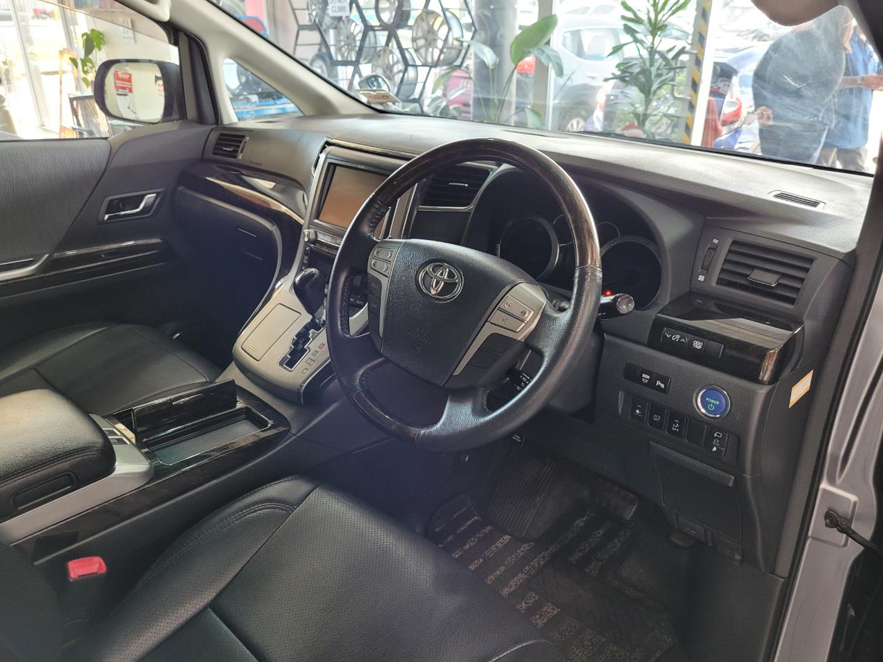 2012 Toyota Alphard