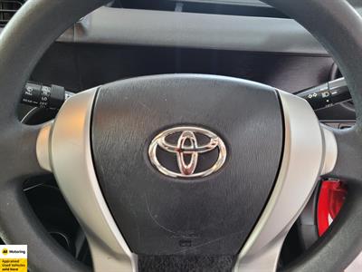 2013 Toyota Aqua - Thumbnail