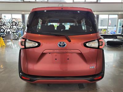 2016 Toyota Sienta - Thumbnail