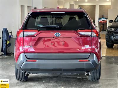 2020 Toyota RAV4 - Thumbnail