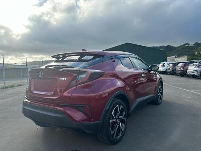 2018 Toyota C-HR - Thumbnail