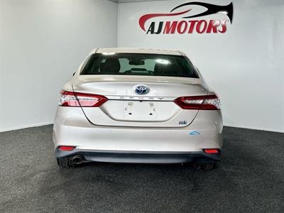 2019 Toyota Camry - Thumbnail