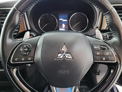 2021 Mitsubishi Outlander - Thumbnail