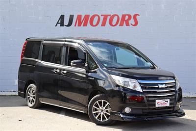 2015 Toyota Noah - Thumbnail