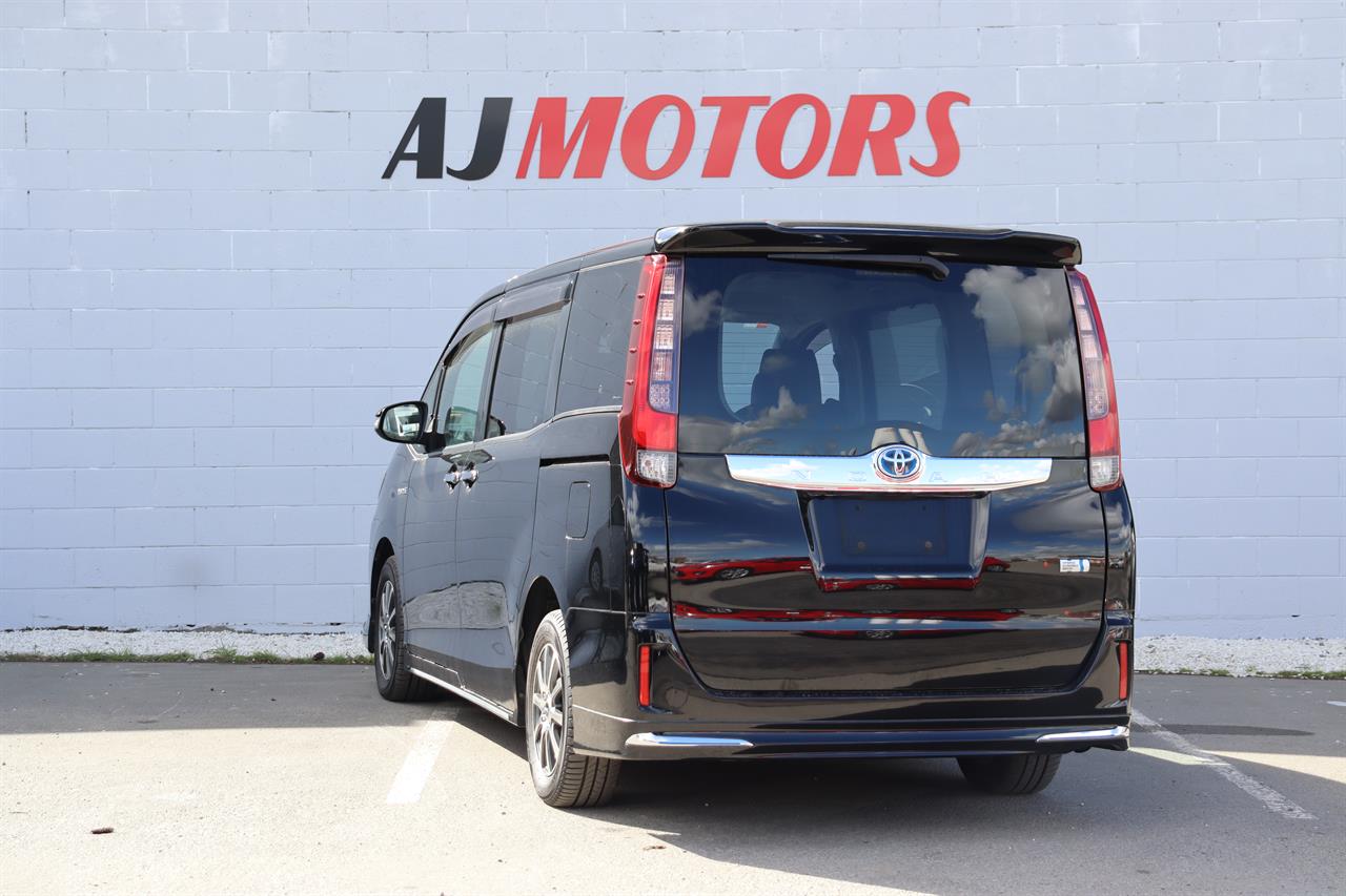 2015 Toyota Noah