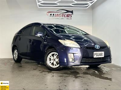 2011 Toyota Prius - Thumbnail