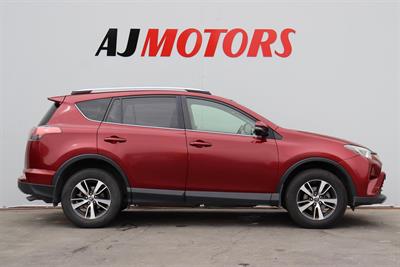 2018 Toyota RAV4 - Thumbnail