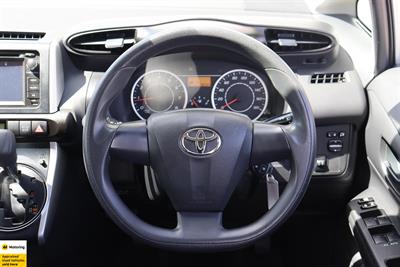 2010 Toyota Wish - Thumbnail