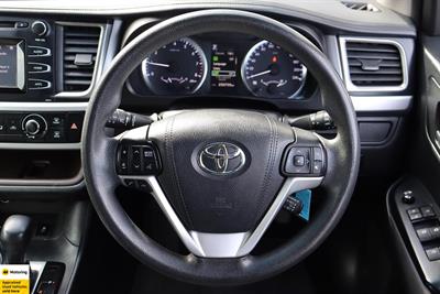 2017 Toyota Highlander - Thumbnail