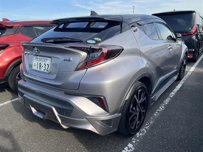 2018 Toyota C-HR - Thumbnail