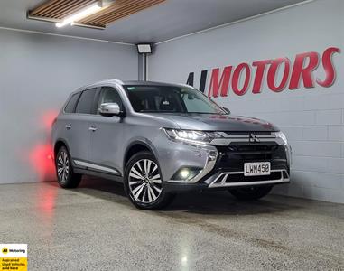 2018 Mitsubishi Outlander - Thumbnail