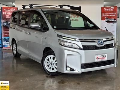 2018 Toyota Voxy - Thumbnail