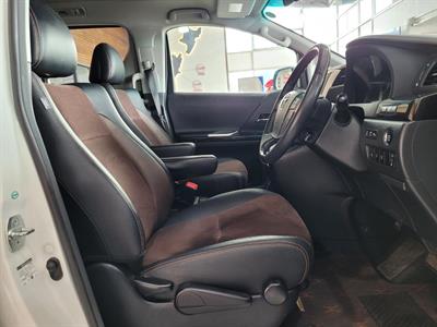 2014 Toyota Alphard - Thumbnail