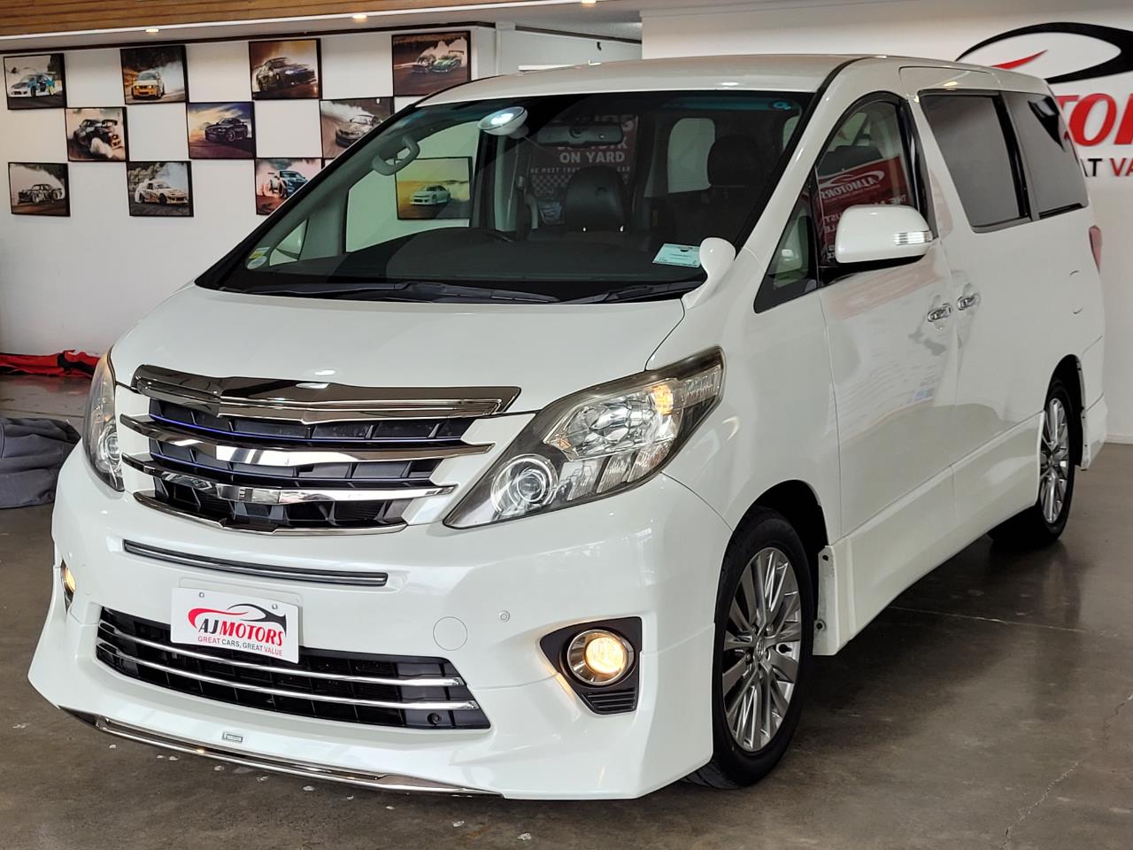 2014 Toyota Alphard