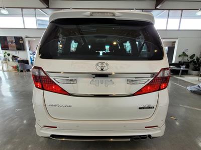 2014 Toyota Alphard - Thumbnail