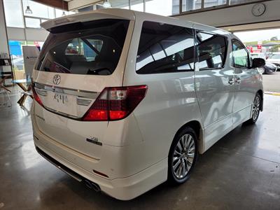 2014 Toyota Alphard - Thumbnail