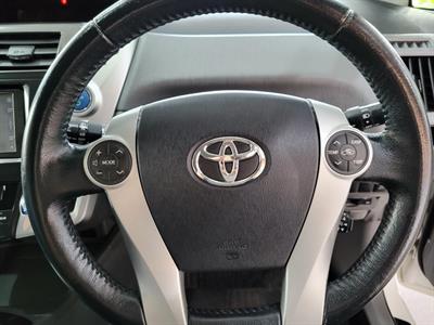 2012 Toyota Prius - Thumbnail