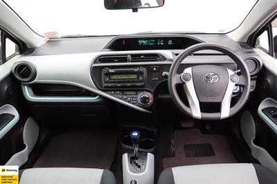 2012 Toyota Aqua - Thumbnail