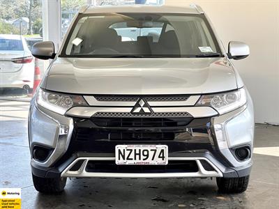 2022 Mitsubishi Outlander - Thumbnail