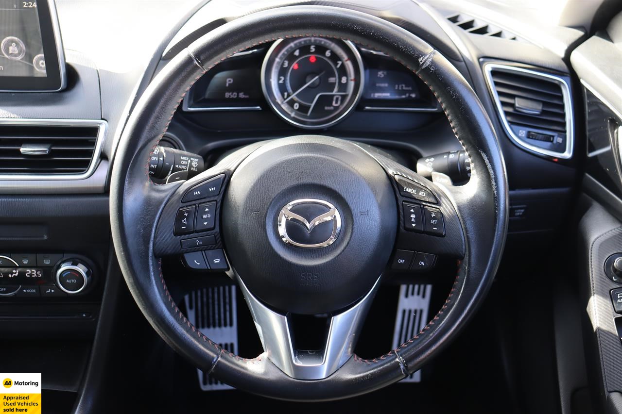 2016 Mazda Axela