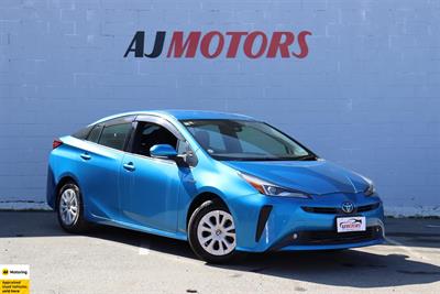 2019 Toyota Prius - Thumbnail