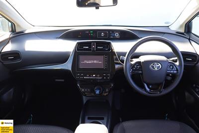 2019 Toyota Prius - Thumbnail