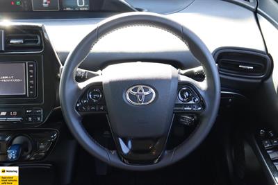 2019 Toyota Prius - Thumbnail