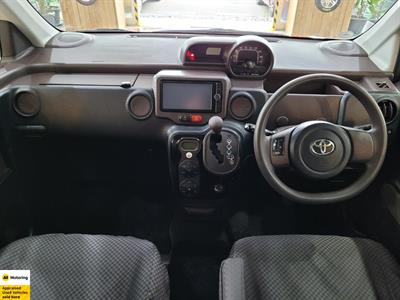 2013 Toyota Porte - Thumbnail