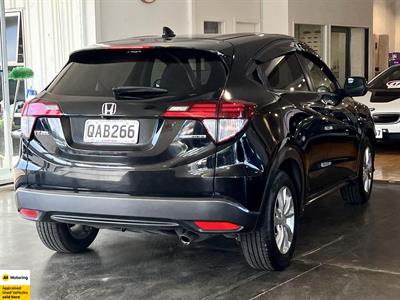 2017 Honda Vezel - Thumbnail