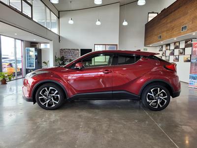 2017 Toyota C-HR - Thumbnail