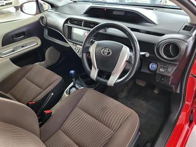 2013 Toyota Aqua - Thumbnail