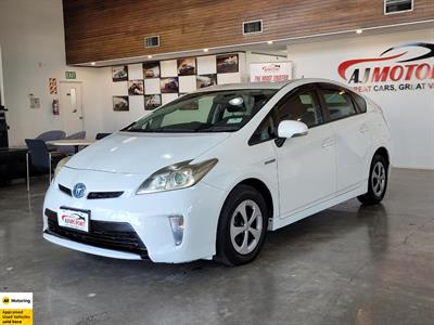 2013 Toyota Prius - Thumbnail