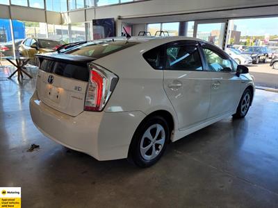 2013 Toyota Prius - Thumbnail