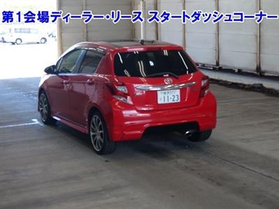 2015 Toyota Vitz - Thumbnail