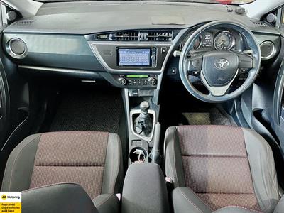 2012 Toyota Auris - Thumbnail