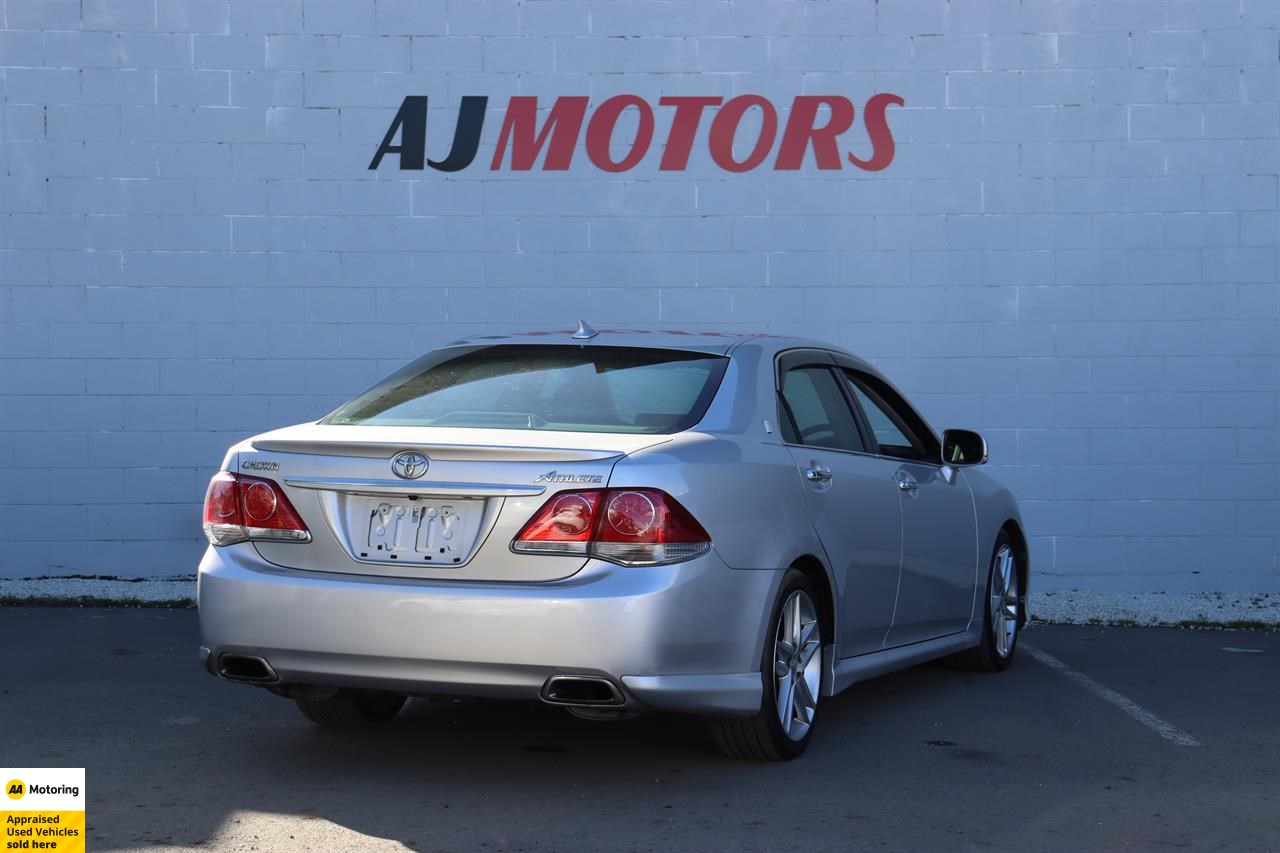 2010 Toyota Crown